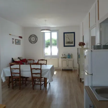 Appartement A Pied - Grand Lumineux - Menage Et Linge Non Compris